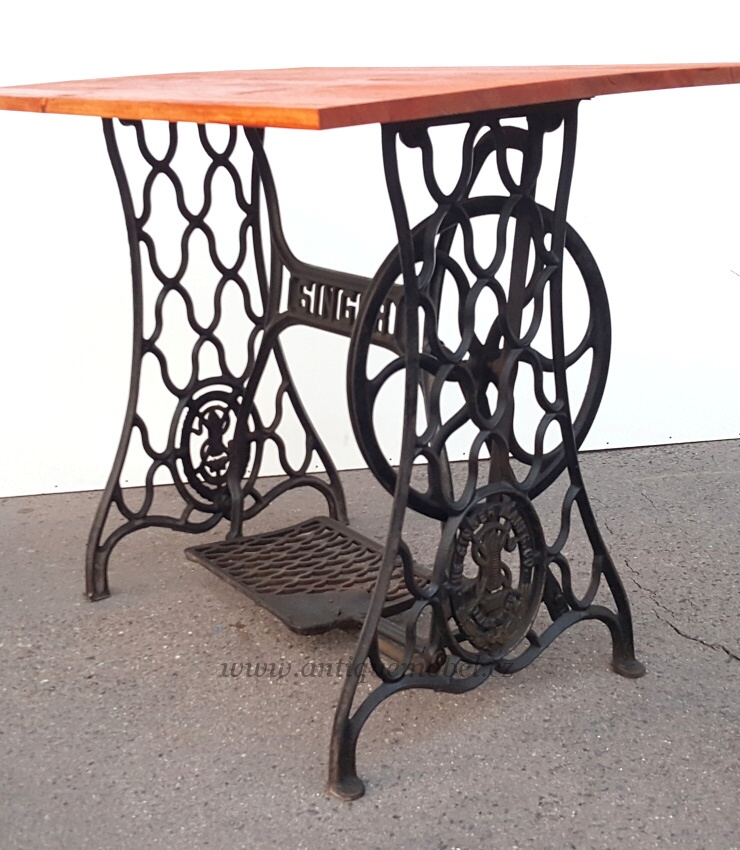 Zahradní stolek - Industrial design.